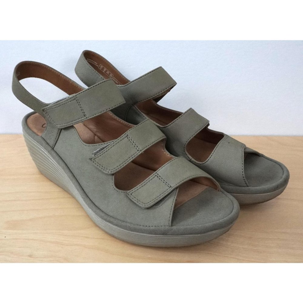CLARKS Reedly Juno Hook Loop Soft Cushion Beige Tan Wedge Sandal Shoes Size 10